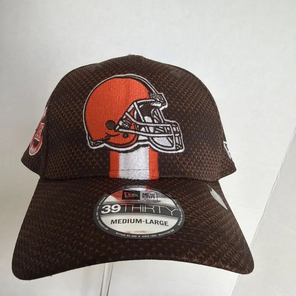 New Era Cleveland Browns Stripe Sideline 39THIRTY Stretch Flex Hat M/L Brown